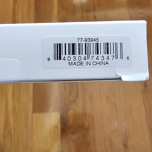 iPhone 15 Pro Premium Glass Screen Protector New in Box - Picture 3 of 3